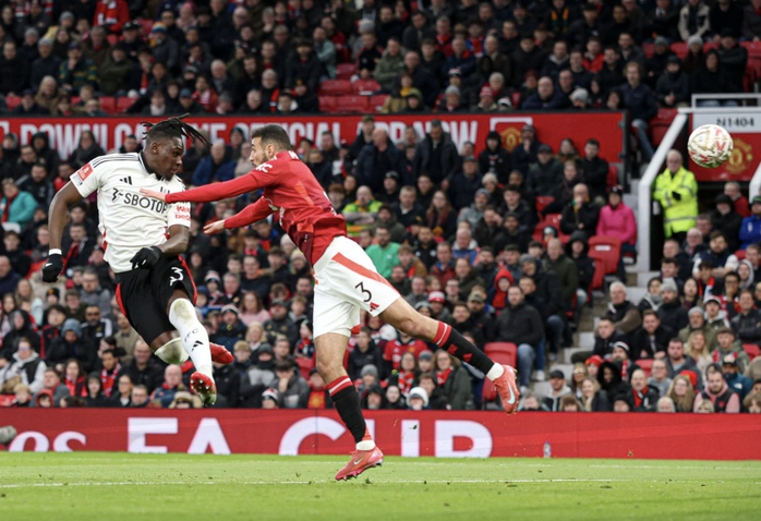 Thua nghiệt ngã loạt sút luân lưu, Man United thành cựu vương FA Cup- Ảnh 2. Thua nghiệt ngã loạt sút luân lưu, Man United thành cựu vương FA Cup- Ảnh 2.