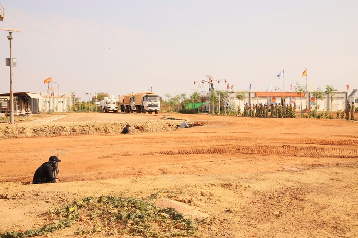 Nhiều nhân viên Liên hợp quốc bị cướp có vũ trang, Đội Công binh lên phương án bảo vệ cơ động- Ảnh 9. Nhiều nhân viên Liên hợp quốc bị cướp có vũ trang, Đội Công binh lên phương án bảo vệ cơ động- Ảnh 9.