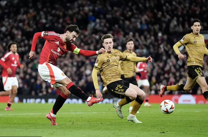 Bruno Fernandes cần rời bỏ Man United để tìm kiếm vinh quang- Ảnh 1. Bruno Fernandes cần rời bỏ Man United để tìm kiếm vinh quang- Ảnh 1.