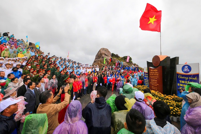 Chương trình "Tự hào cờ Tổ quốc" đoạt Giải thưởng Sáng tạo TP HCM- Ảnh 1. Chương trình "Tự hào cờ Tổ quốc" đoạt Giải thưởng Sáng tạo TP HCM- Ảnh 1.