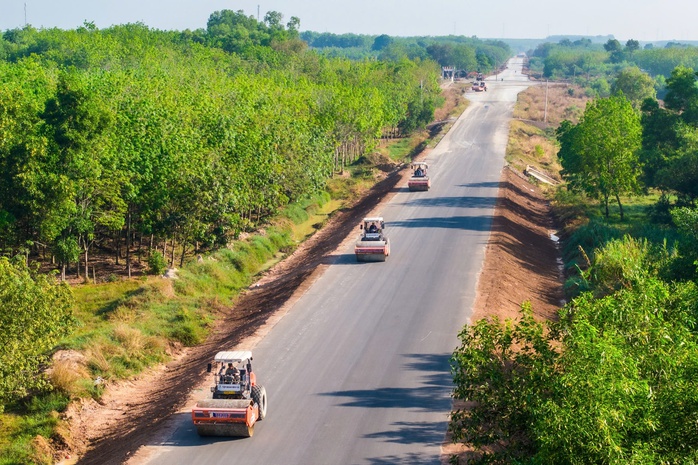 Hình ảnh hợp long cầu dài nhất trên đường Hồ Chí Minh- Ảnh 6. Hình ảnh hợp long cầu dài nhất trên đường Hồ Chí Minh- Ảnh 6.