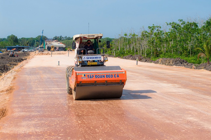Hình ảnh hợp long cầu dài nhất trên đường Hồ Chí Minh- Ảnh 4. Hình ảnh hợp long cầu dài nhất trên đường Hồ Chí Minh- Ảnh 4.