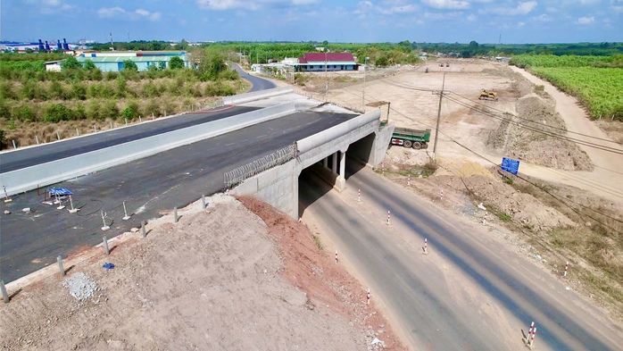Thủ tướng Chính phủ khảo sát dự án cao tốc Biên Hoà - Vũng Tàu- Ảnh 4. Thủ tướng Chính phủ khảo sát dự án cao tốc Biên Hoà - Vũng Tàu- Ảnh 4.