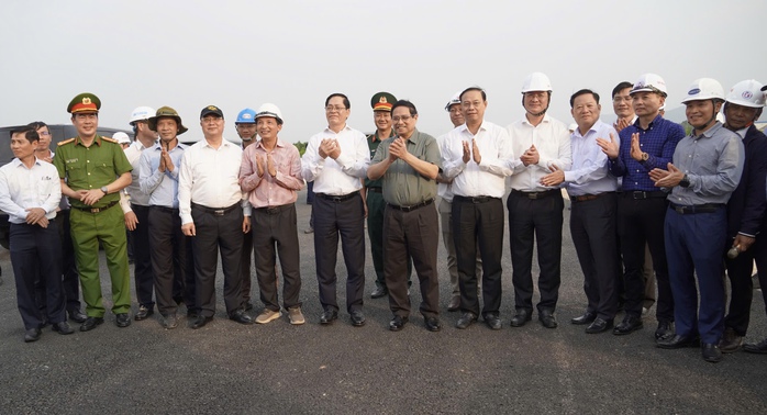 Thủ tướng Chính phủ khảo sát dự án cao tốc Biên Hoà - Vũng Tàu- Ảnh 5. Thủ tướng Chính phủ khảo sát dự án cao tốc Biên Hoà - Vũng Tàu- Ảnh 5.