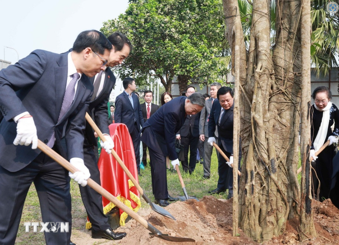 Tổng Bí thư Tô Lâm dự Gặp gỡ lưu học sinh, sinh viên Việt Nam - Trung Quốc- Ảnh 9. Tổng Bí thư Tô Lâm dự Gặp gỡ lưu học sinh, sinh viên Việt Nam - Trung Quốc- Ảnh 9.
