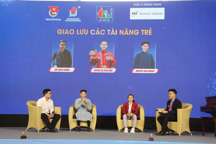 Thành tích đáng nể của 12 tài năng trẻ TP HCM năm 2024- Ảnh 1. Thành tích đáng nể của 12 tài năng trẻ TP HCM năm 2024- Ảnh 1.
