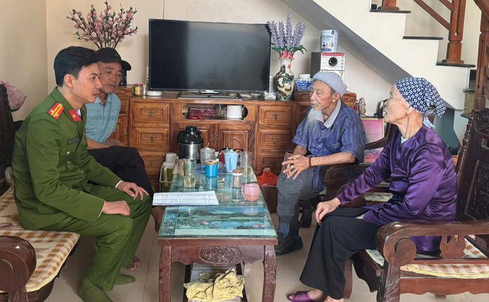 Cụ bà 81 tuổi bất ngờ khi nhận hơn 100 triệu đồng từ tài khoản "không nhớ mở khi nào"- Ảnh 1. Cụ bà 81 tuổi bất ngờ khi nhận hơn 100 triệu đồng từ tài khoản "không nhớ mở khi nào"- Ảnh 1.