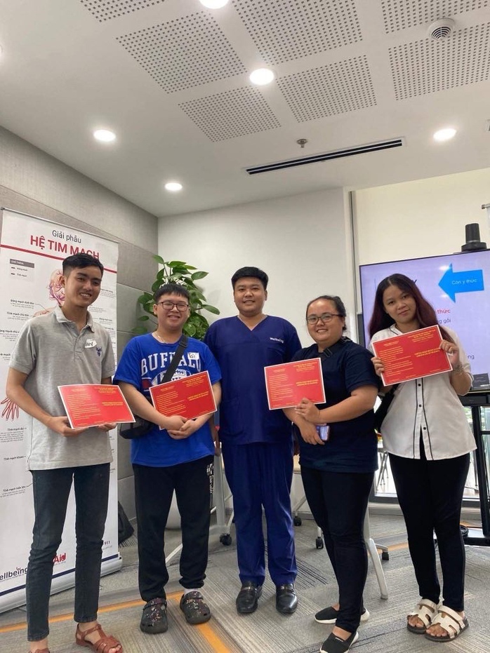 Cuộc thi viết “Lòng tốt quanh ta”: "Bóng hồng" cứu hộ trong màn đêm- Ảnh 3. Cuộc thi viết “Lòng tốt quanh ta”: "Bóng hồng" cứu hộ trong màn đêm- Ảnh 3.