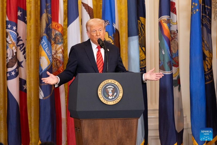 Tổng thống Trump phát biểu tại buổi lễ kí sắc lệnh giải thể Bộ Giáo dục. Ảnh: Xinhuanet Tổng thống Trump phát biểu tại buổi lễ kí sắc lệnh giải thể Bộ Giáo dục. Ảnh: Xinhuanet