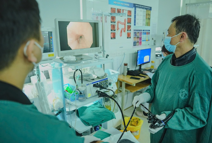 Lãnh đạo bệnh viện bày cách để người bệnh đỡ chờ đợi, xếp hàng- Ảnh 3. Lãnh đạo bệnh viện bày cách để người bệnh đỡ chờ đợi, xếp hàng- Ảnh 3.
