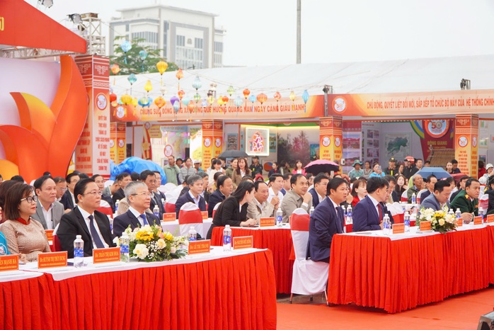 Khai mạc triển lãm chào mừng 50 năm giải phóng tỉnh Quảng Nam- Ảnh 1. Khai mạc triển lãm chào mừng 50 năm giải phóng tỉnh Quảng Nam- Ảnh 1.