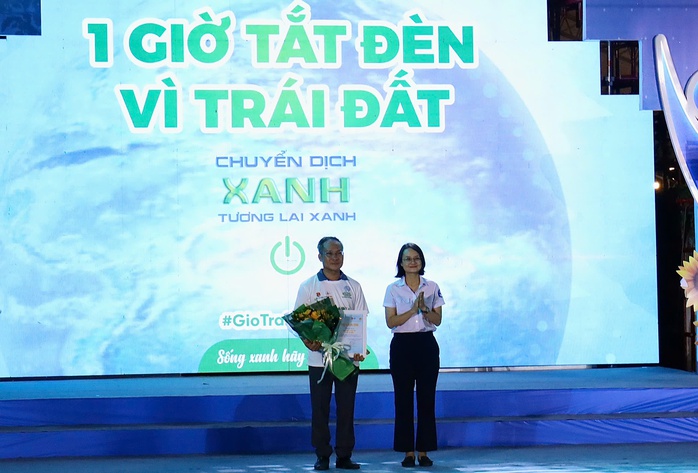 TP HCM: Tắt đèn hưởng ứng Giờ Trái đất 2025- Ảnh 3. TP HCM: Tắt đèn hưởng ứng Giờ Trái đất 2025- Ảnh 3.