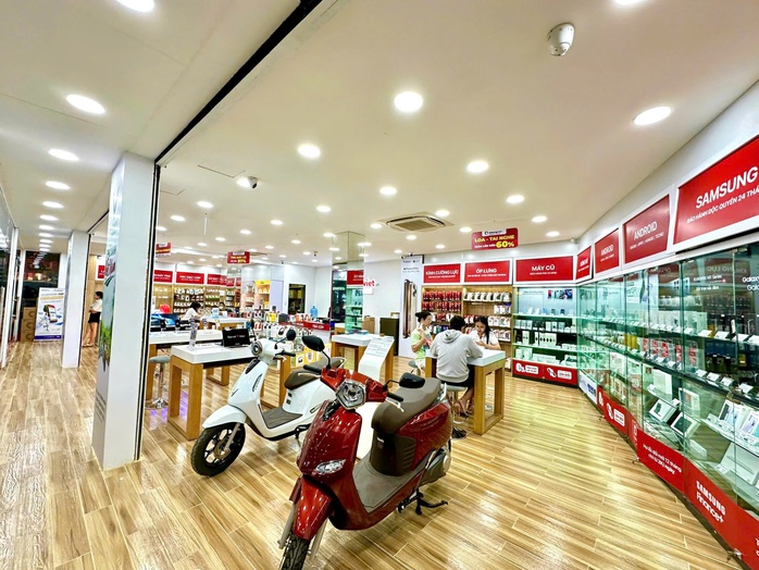 Trung tâm mua sắm công nghệ của Di Động Việt tại quận Gò Vấp, TP HCM Trung tâm mua sắm công nghệ của Di Động Việt tại quận Gò Vấp, TP HCM