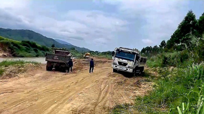 Đắk Lắk: 8 điểm khai thác cát lậu chỉ trên 1 đoạn sông- Ảnh 1. Đắk Lắk: 8 điểm khai thác cát lậu chỉ trên 1 đoạn sông- Ảnh 1.
