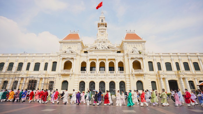 Bình chọn 50 sự kiện nổi bật từ 30-4-1975 đến nay- Ảnh 1. Bình chọn 50 sự kiện nổi bật từ 30-4-1975 đến nay- Ảnh 1.