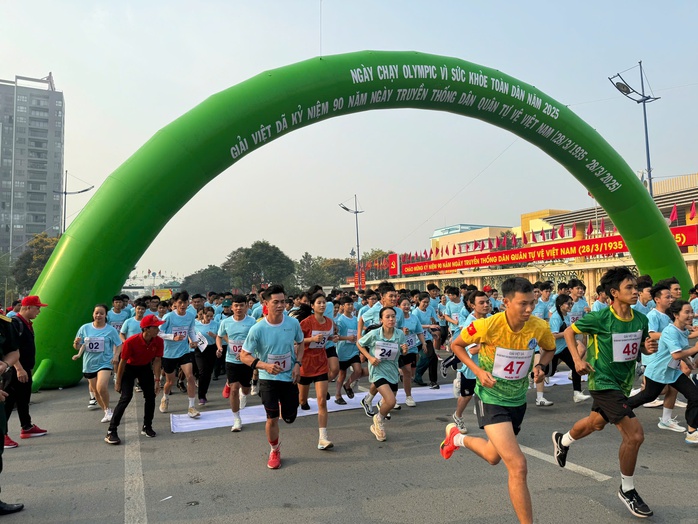 Rộn ràng "Ngày chạy Olympic vì sức khỏe toàn dân" tại Bình Chánh- Ảnh 7. Rộn ràng "Ngày chạy Olympic vì sức khỏe toàn dân" tại Bình Chánh- Ảnh 7.