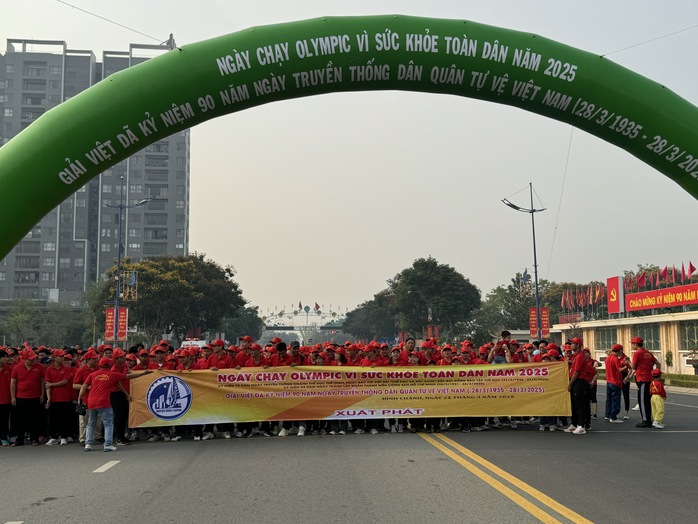 Rộn ràng "Ngày chạy Olympic vì sức khỏe toàn dân" tại Bình Chánh- Ảnh 4. Rộn ràng "Ngày chạy Olympic vì sức khỏe toàn dân" tại Bình Chánh- Ảnh 4.