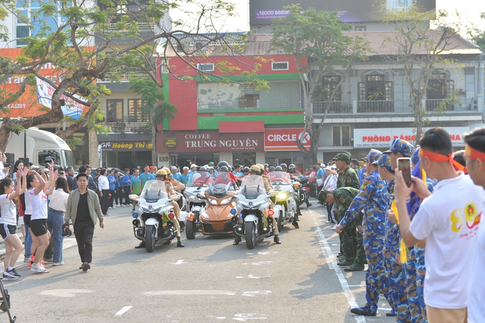 Bí thư Thành ủy Hải Phòng xuống đường chạy vì thành phố xanh, thân thiện- Ảnh 5. Bí thư Thành ủy Hải Phòng xuống đường chạy vì thành phố xanh, thân thiện- Ảnh 5.