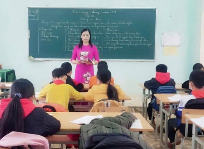 Cô Vân trong giờ dạy. (Ảnh do nhân vật cung cấp) Cô Vân trong giờ dạy. (Ảnh do nhân vật cung cấp)