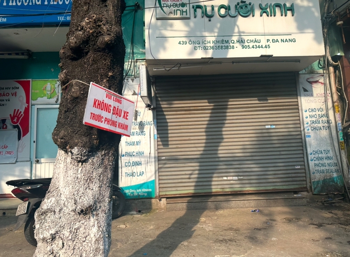 Đà Nẵng: Rủ nhau chiếm lòng đường, đặt vật cản ngăn đỗ ô tô- Ảnh 2. Đà Nẵng: Rủ nhau chiếm lòng đường, đặt vật cản ngăn đỗ ô tô- Ảnh 2.
