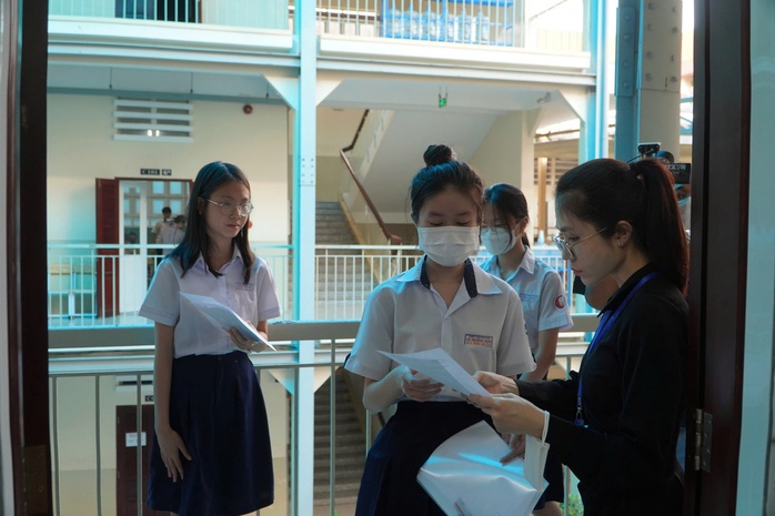 Thí sinh tham dự kỳ thi tuyển sinh lớp 10 năm học 2024-2025 ở TP HCM Thí sinh tham dự kỳ thi tuyển sinh lớp 10 năm học 2024-2025 ở TP HCM