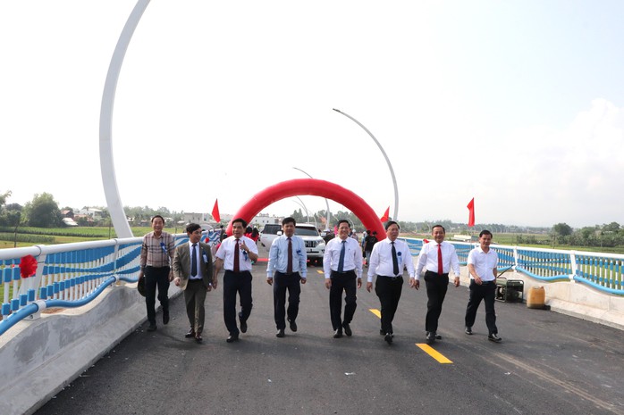 Quảng Nam thông xe kỹ thuật cầu Sông Thu và cầu An Bình hơn 900 tỉ đồng- Ảnh 5. Quảng Nam thông xe kỹ thuật cầu Sông Thu và cầu An Bình hơn 900 tỉ đồng- Ảnh 5.