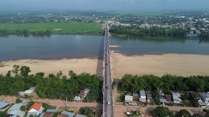 Quảng Nam thông xe kỹ thuật cầu Sông Thu và cầu An Bình hơn 900 tỉ đồng- Ảnh 7. Quảng Nam thông xe kỹ thuật cầu Sông Thu và cầu An Bình hơn 900 tỉ đồng- Ảnh 7.