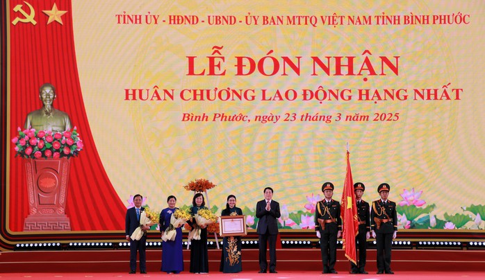 Chủ tịch nước Lương Cường dự Lễ kỷ niệm 50 năm Ngày giải phóng tỉnh Bình Phước- Ảnh 3. Chủ tịch nước Lương Cường dự Lễ kỷ niệm 50 năm Ngày giải phóng tỉnh Bình Phước- Ảnh 3.