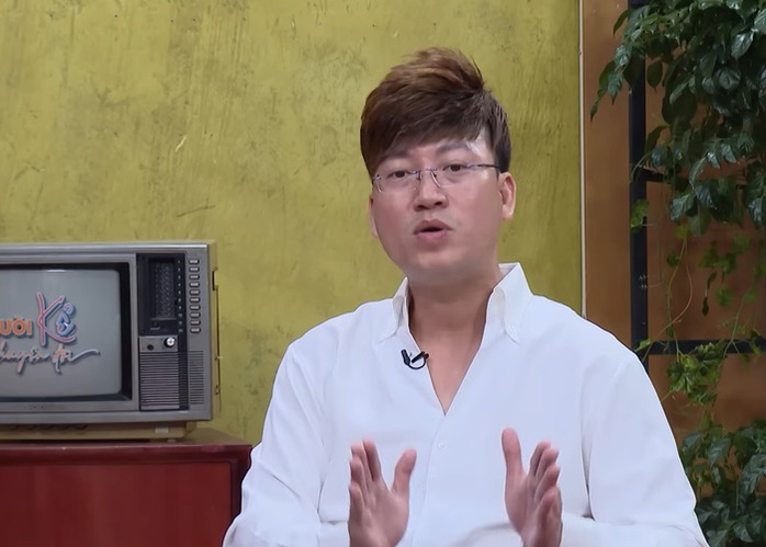 Ca sĩ Sỹ Luân mất trí nhớ sau 2 lần mổ não
- Ảnh 2. Ca sĩ Sỹ Luân mất trí nhớ sau 2 lần mổ não
- Ảnh 2.