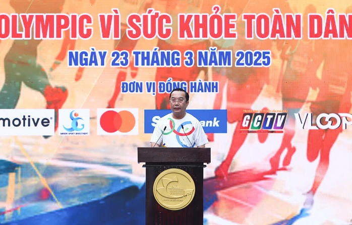 H&agrave;ng ngh&igrave;n người d&acirc;n TP HCM tham gia Ng&agrave;y chạy Olympic - Ảnh 2.