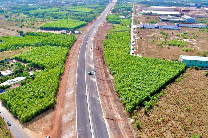 Nhiều dự án cầu, đường đua về đích- Ảnh 1. Nhiều dự án cầu, đường đua về đích- Ảnh 1.