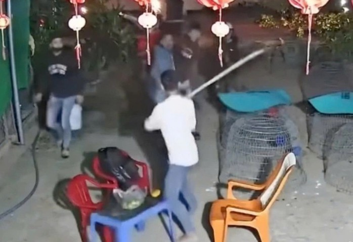 Chân dung 5 kẻ "hổ báo" xông vào nhà chém người nguy kịch- Ảnh 3. Chân dung 5 kẻ "hổ báo" xông vào nhà chém người nguy kịch- Ảnh 3.