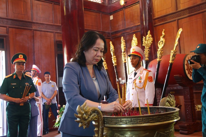 Phó Chủ tịch nước Võ Thị Ánh Xuân thăm, tặng quà và làm việc tại Đồng Nai- Ảnh 2. Phó Chủ tịch nước Võ Thị Ánh Xuân thăm, tặng quà và làm việc tại Đồng Nai- Ảnh 2.