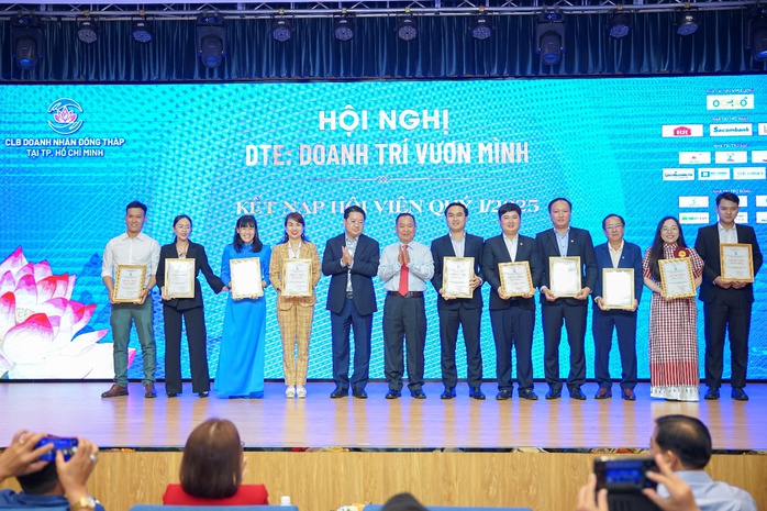 CLB Doanh nhân Đồng Tháp tại TP HCM công bố quỹ “Tài chính đồng hành – DTE” 1 tỉ đồng- Ảnh 5.