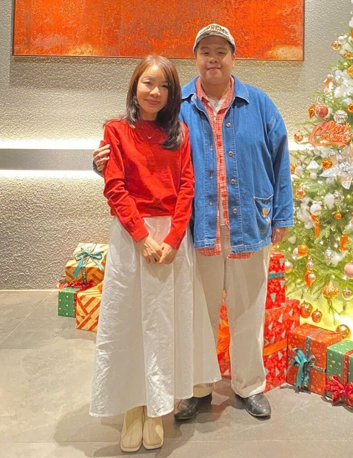 Thực hư tin "thần đồng" Đỗ Nhật Nam lấy vợ
- Ảnh 2. Thực hư tin "thần đồng" Đỗ Nhật Nam lấy vợ
- Ảnh 2.