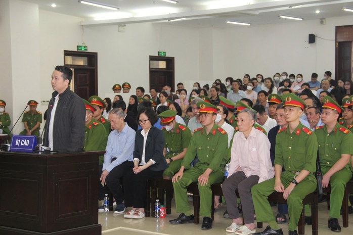 Cựu chủ tịch FLC Trịnh Văn Quyết mắc bệnh "nguy kịch, nguy hiểm tính mạng"- Ảnh 1. Cựu chủ tịch FLC Trịnh Văn Quyết mắc bệnh "nguy kịch, nguy hiểm tính mạng"- Ảnh 1.
