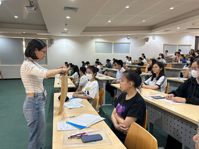 Những trường hợp có thể bị đình chỉ tại kỳ thi đánh giá năng lực ĐHQG TP HCM- Ảnh 1. Những trường hợp có thể bị đình chỉ tại kỳ thi đánh giá năng lực ĐHQG TP HCM- Ảnh 1.