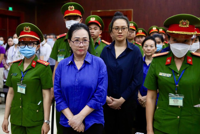 Bị cáo Trương Mỹ Lan tại tòa. Ảnh: HOÀNG TRIỀU Bị cáo Trương Mỹ Lan tại tòa. Ảnh: HOÀNG TRIỀU