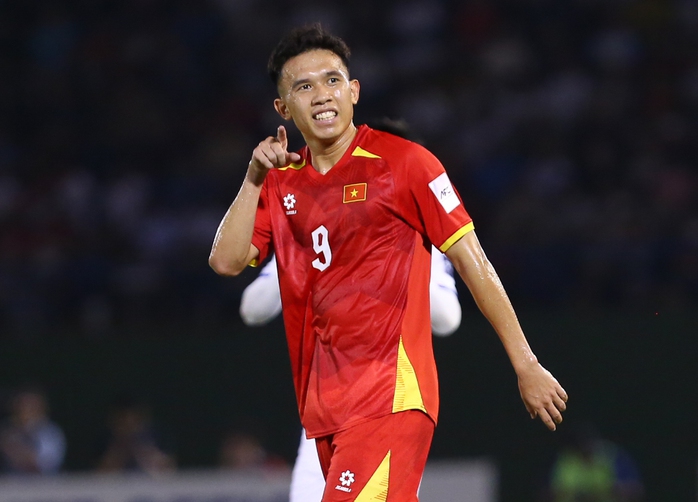 Võ Hoàng Minh Khoa có màn ra mắt được khen ngợi- Ảnh 6. Võ Hoàng Minh Khoa có màn ra mắt được khen ngợi- Ảnh 6.