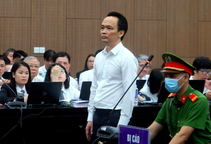 Thắt chặt an ninh tại phiên tòa xử cựu chủ tịch FLC Trịnh Văn Quyết- Ảnh 1. Thắt chặt an ninh tại phiên tòa xử cựu chủ tịch FLC Trịnh Văn Quyết- Ảnh 1.