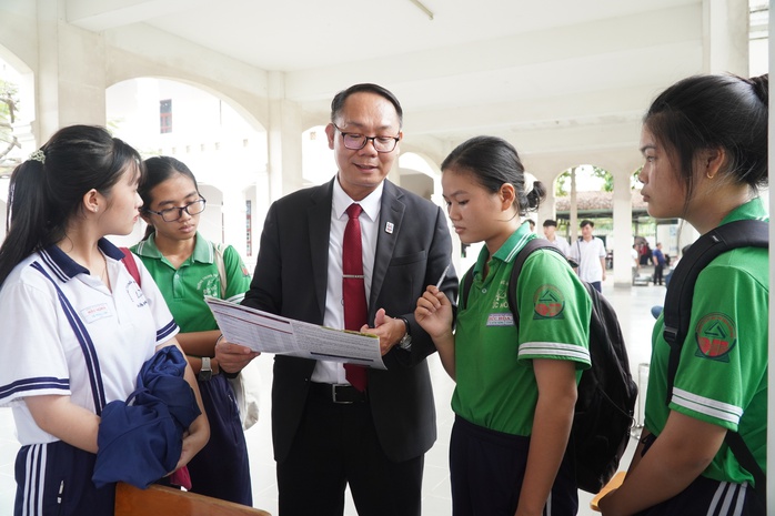 Những trường hợp có thể bị đình chỉ tại kỳ thi đánh giá năng lực ĐHQG TP HCM- Ảnh 3. Những trường hợp có thể bị đình chỉ tại kỳ thi đánh giá năng lực ĐHQG TP HCM- Ảnh 3.