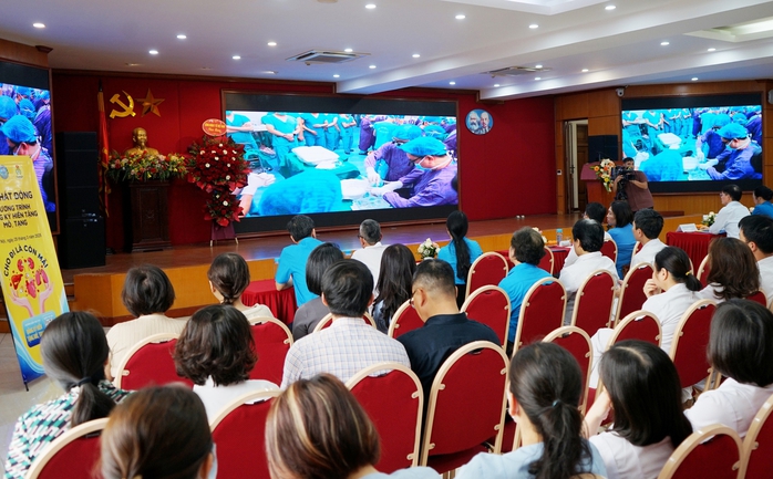 Nhân viên y tế đồng loạt đăng ký hiến mô, tạng- Ảnh 1. Nhân viên y tế đồng loạt đăng ký hiến mô, tạng- Ảnh 1.