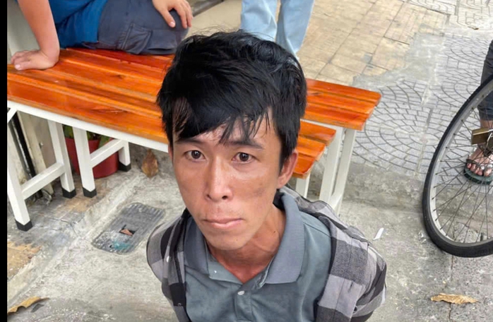 TP HCM: "Hiệp sĩ" bắt gã đàn ông sống lang thang trộm xe máy- Ảnh 1.