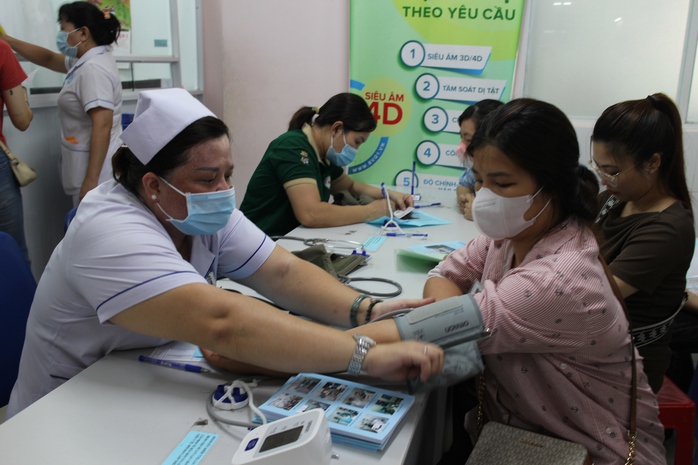 Từ ngày 1-7, người lao động không còn được hưởng trọn 180 ngày nghỉ chế độ ốm đau- Ảnh 1. Từ ngày 1-7, người lao động không còn được hưởng trọn 180 ngày nghỉ chế độ ốm đau- Ảnh 1.