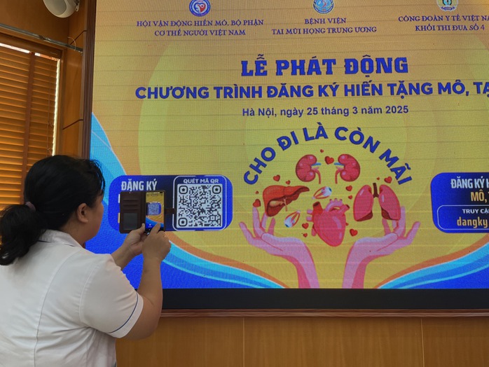 Nhân viên y tế đồng loạt đăng ký hiến mô, tạng- Ảnh 2. Nhân viên y tế đồng loạt đăng ký hiến mô, tạng- Ảnh 2.