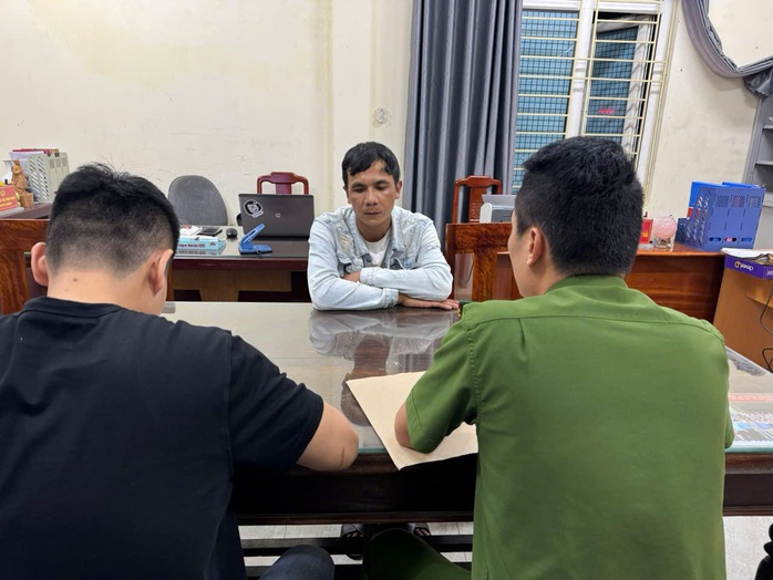 Công an tỉnh Quảng Bình bắt khẩn cấp đối tượng cướp táo tợn - Ảnh 1. Công an tỉnh Quảng Bình bắt khẩn cấp đối tượng cướp táo tợn - Ảnh 1.
