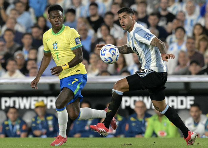 Thắng nghiền ép Brazil, Argentina vững ngôi đầu vòng loại World Cup Nam Mỹ- Ảnh 5. Thắng nghiền ép Brazil, Argentina vững ngôi đầu vòng loại World Cup Nam Mỹ- Ảnh 5.