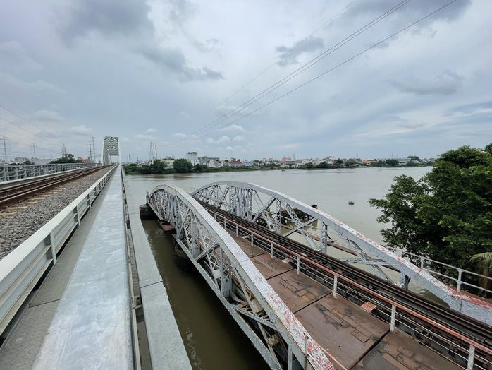 TP HCM: Cầu đường sắt Bình Lợi cũ và tháp canh đã “có chủ”- Ảnh 1. TP HCM: Cầu đường sắt Bình Lợi cũ và tháp canh đã “có chủ”- Ảnh 1.