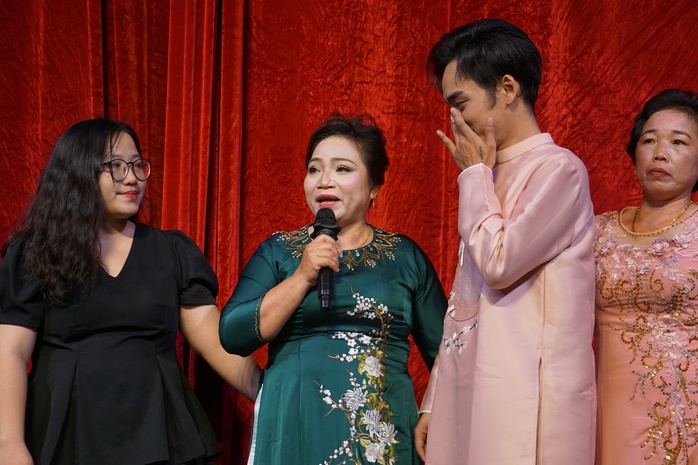 Vở cải lương "Ngàn năm tình sử", bức tranh đẹp của đạo diễn Vũ Hùng- Ảnh 3. Vở cải lương "Ngàn năm tình sử", bức tranh đẹp của đạo diễn Vũ Hùng- Ảnh 3.