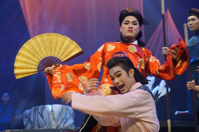 Vở cải lương "Ngàn năm tình sử", bức tranh đẹp của đạo diễn Vũ Hùng- Ảnh 7. Vở cải lương "Ngàn năm tình sử", bức tranh đẹp của đạo diễn Vũ Hùng- Ảnh 7.